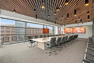 111 Oyster Point Blvd, South San Francisco, CA à louer Photo intérieure- Image 1 de 6