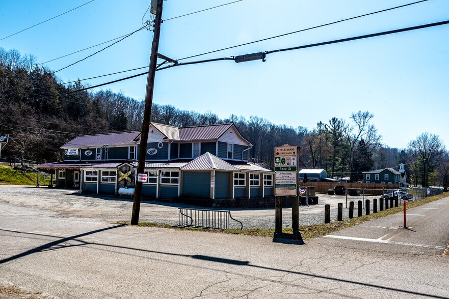 5527 Oregonia Rd, Oregonia, OH à vendre - Photo du bâtiment - Image 2 de 64