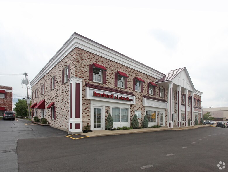 3140 Sheridan Dr, Buffalo, NY à louer - Photo du bâtiment - Image 2 de 2