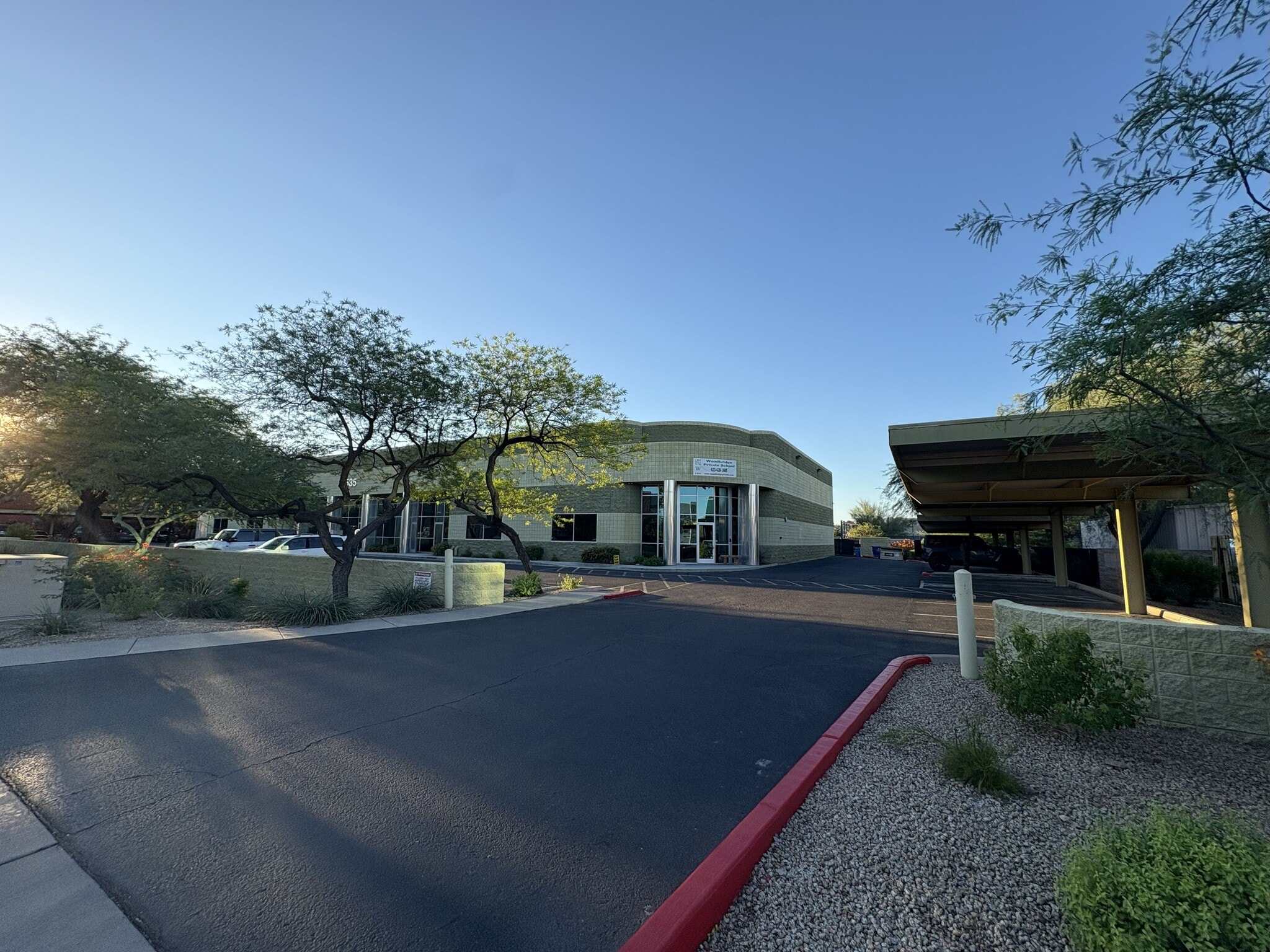 1535 W Parkside Ln, Phoenix, AZ for lease Building Photo- Image 1 of 2