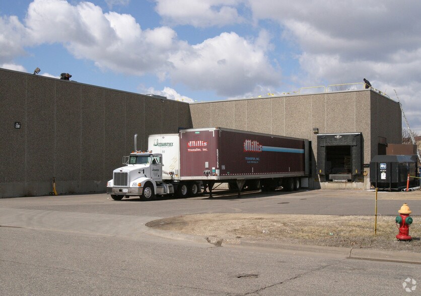 1280 Energy Park Dr, Saint Paul, MN à louer - Photo du bâtiment - Image 3 de 8