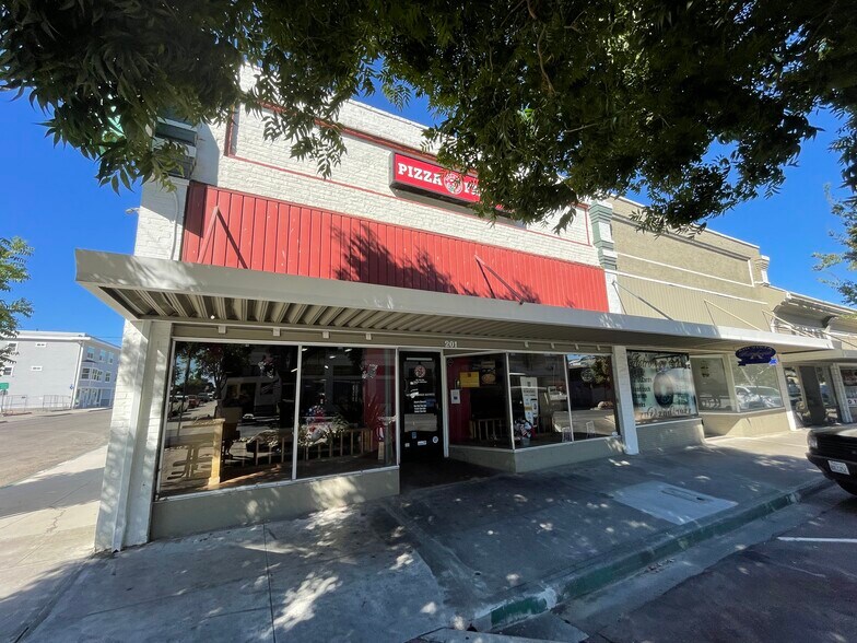 201 Main St, Rio Vista, CA à vendre - Photo du bâtiment - Image 3 de 11
