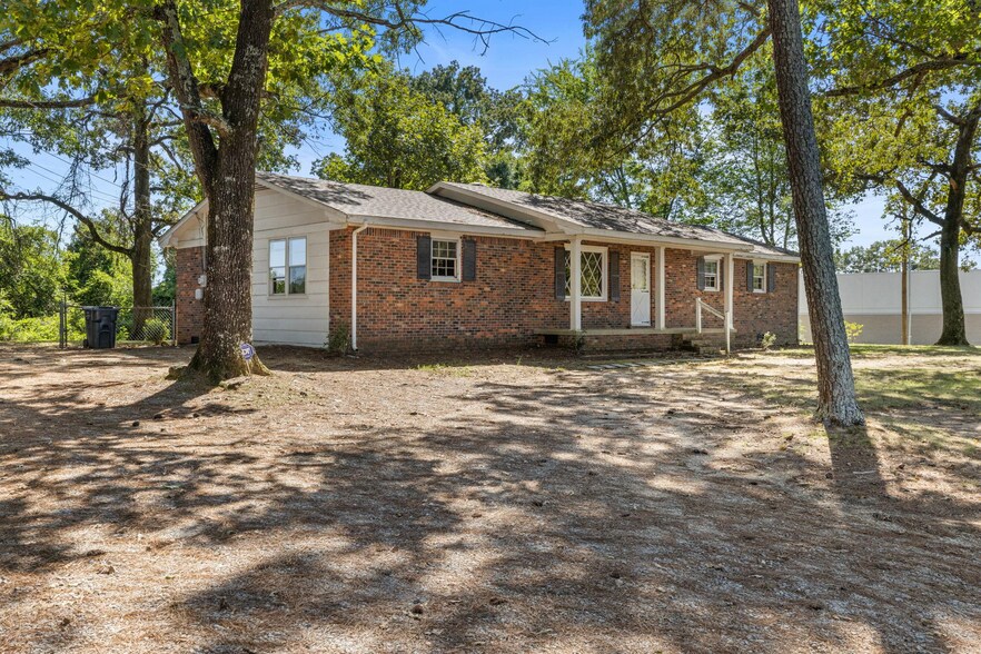 290 County Road 46, Florence, AL à vendre - Photo du bâtiment - Image 1 de 7