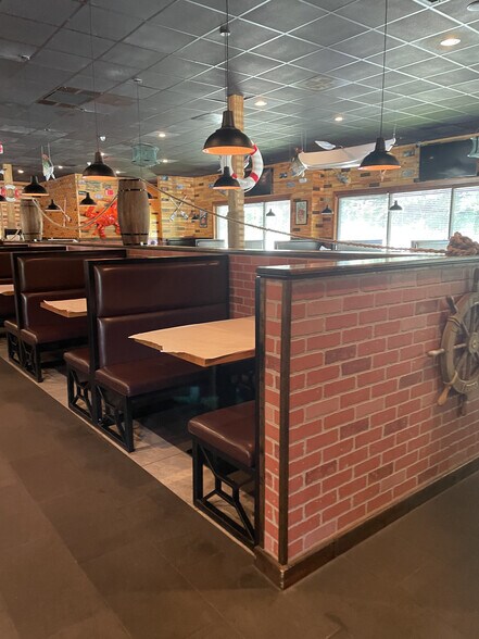 3810 Wards Rd, Lynchburg, VA à louer - Photo du bâtiment - Image 2 de 9