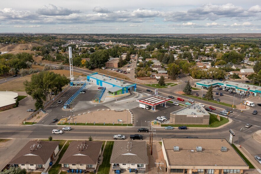 1380 22 St SE, Medicine Hat, AB à vendre - Aérien - Image 2 de 2