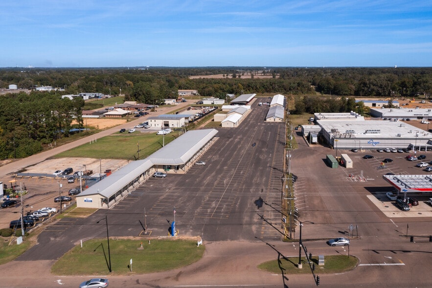 3064 US-80, Pearl, MS for sale - Building Photo - Image 3 of 3