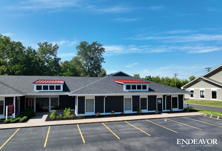 1387 Fairport Rd, Fairport, NY à louer - Photo du bâtiment - Image 2 de 9