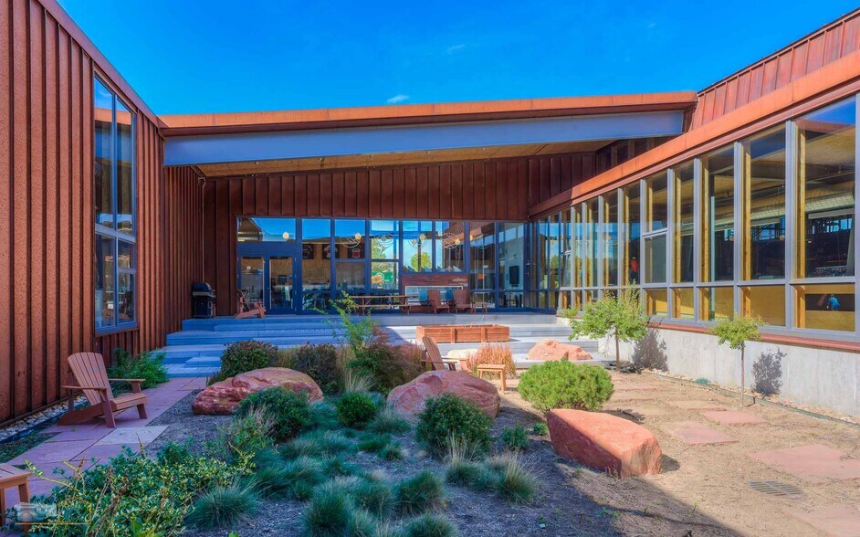 101 S Taylor Ave, Louisville, CO à vendre - Photo du bâtiment - Image 2 de 33