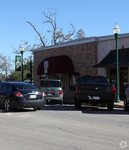 430 N Main St, Conroe, TX à vendre - Photo du bâtiment - Image 1 de 2