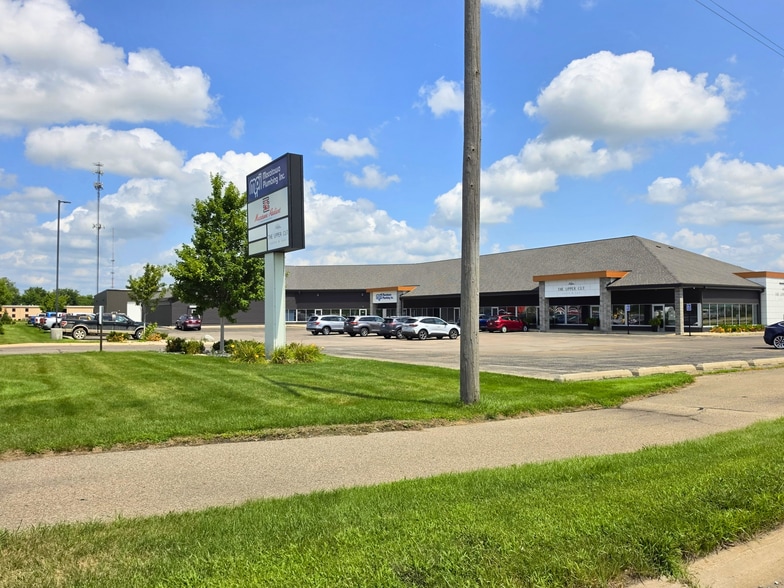 840 N Black River Dr, Holland, MI for lease - Building Photo - Image 2 of 11