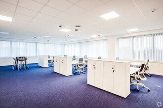 3 Finch Way, Bellshill for lease Interior Photo- Image 2 of 5