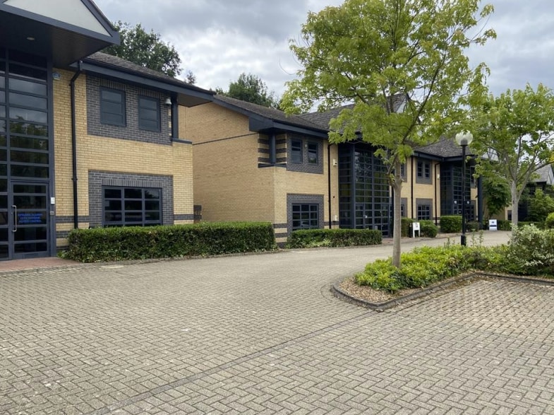 Parkway, Fareham for sale Primary Photo- Image 1 of 2