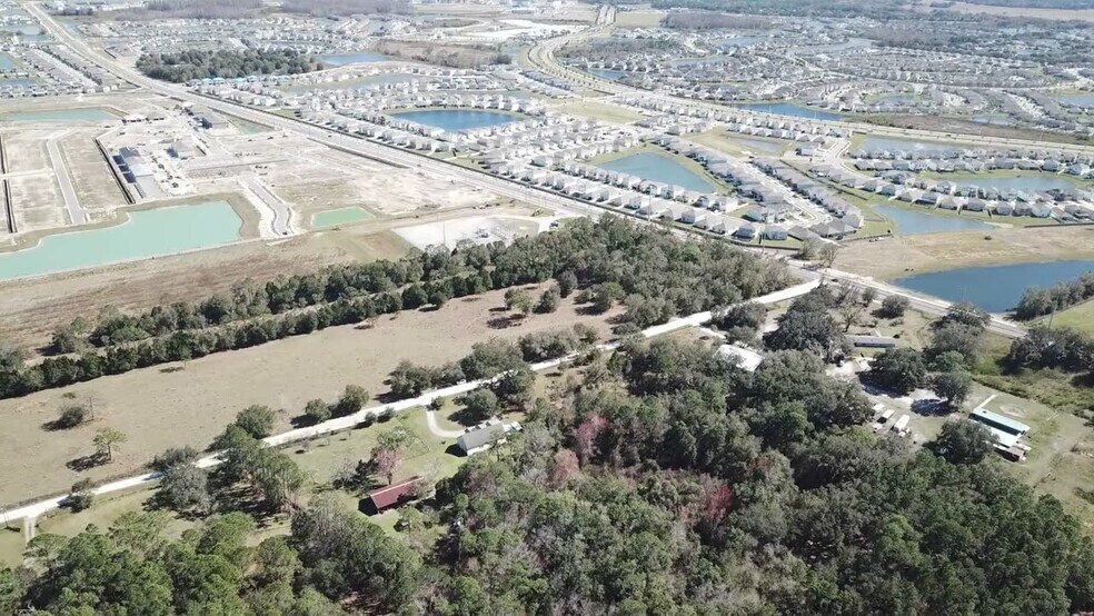 8529 Kenton Rd, Wesley Chapel, FL à vendre - Vidéo sur l’inscription commerciale - Image 3 de 43