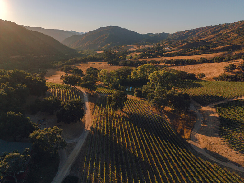 18190 Cachagua Rd, Carmel Valley, CA à vendre - Photo du bâtiment - Image 2 de 54