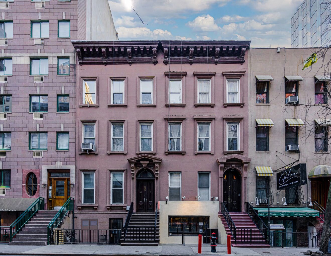 321-323 W 51st St, New York, NY à vendre Photo du bâtiment- Image 1 de 7