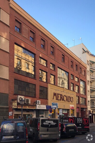 Calle Lope de Rueda, 53, Madrid, Madrid à louer - Photo du bâtiment - Image 2 de 5
