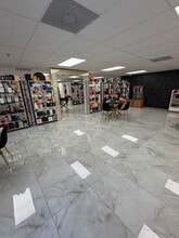 6371 NW 102nd Ave, Doral, FL for lease Interior Photo- Image 2 of 7
