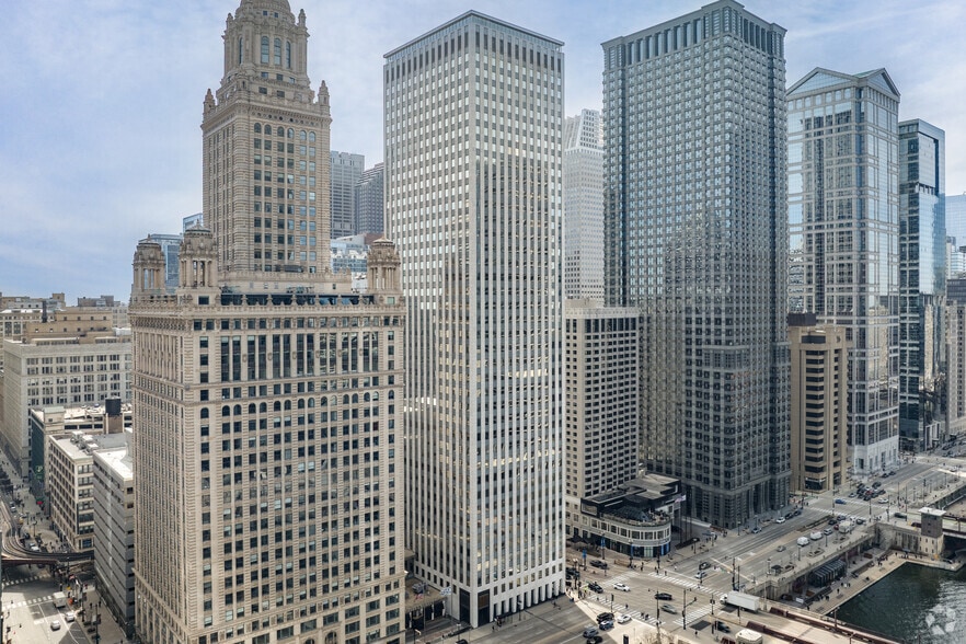 1 E Wacker Dr, Chicago, IL for lease - Building Photo - Image 2 of 17