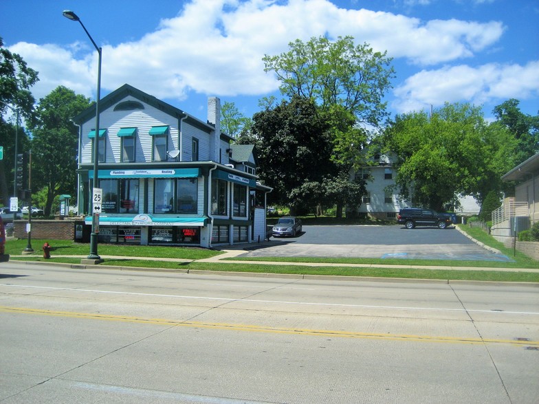 504 E Main St, St Charles, IL for sale - Building Photo - Image 1 of 1