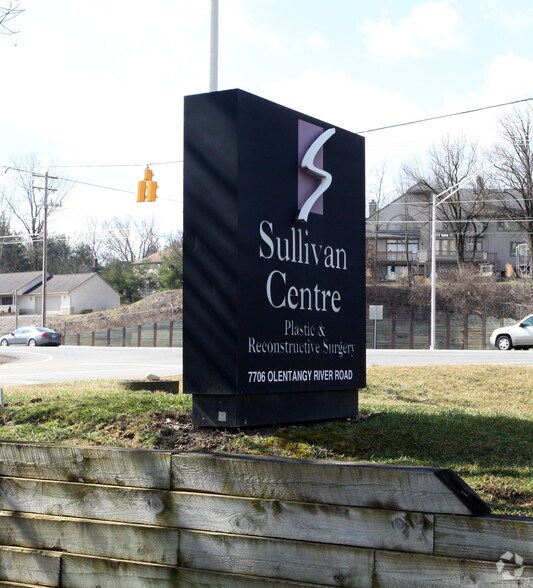 7706 Olentangy River Rd, Columbus, OH à louer - Photo du bâtiment - Image 3 de 4