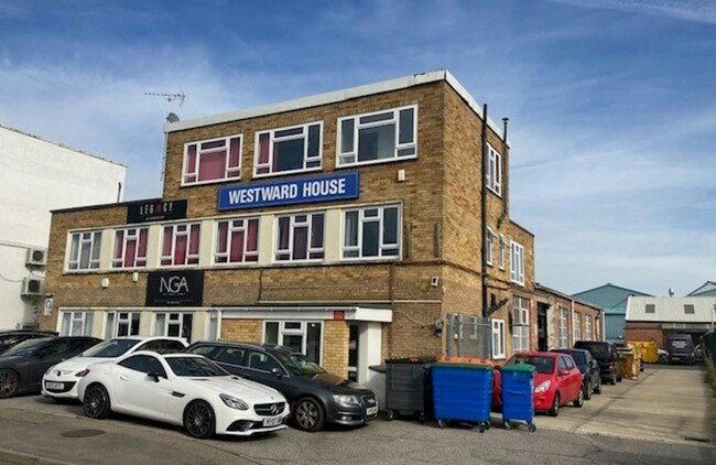 More details for Glebeland Rd, Camberley - Office for Lease