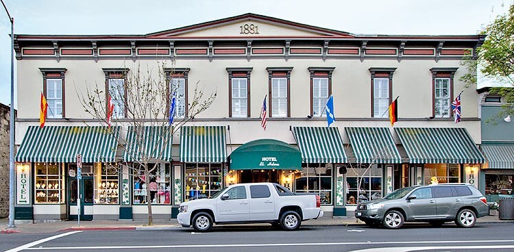 1309 Main St, Saint Helena, CA à louer Photo du b timent- Image 1 de 16