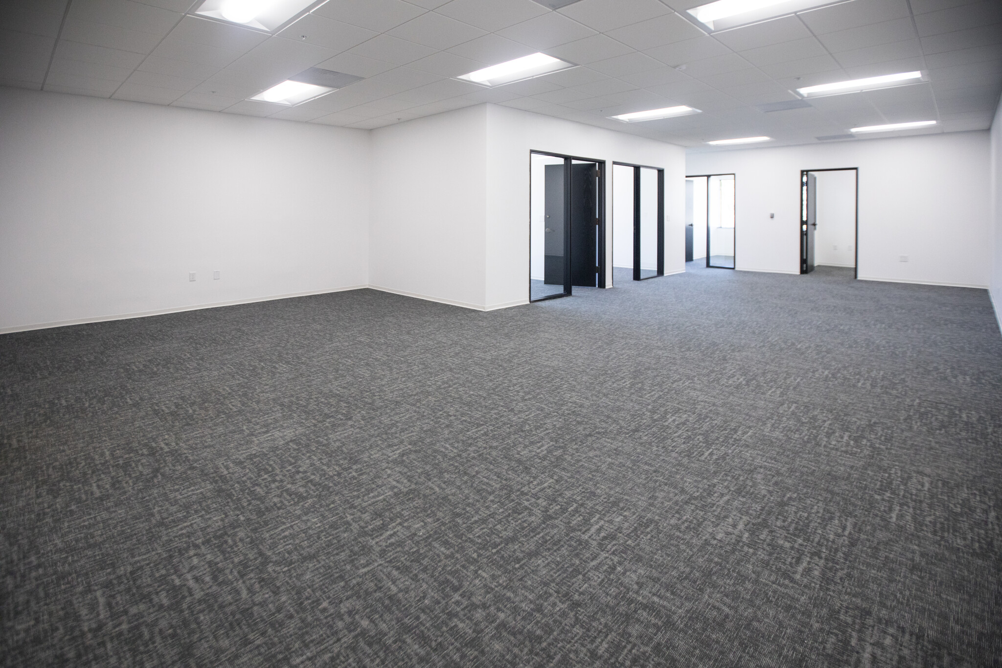 5500 Ming Ave, Bakersfield, CA for lease Interior Photo- Image 1 of 9