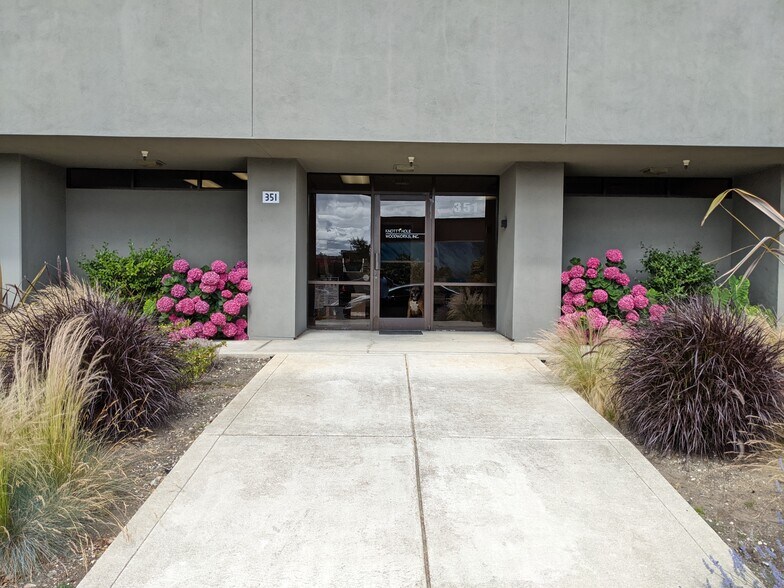 351 Demeter St, East Palo Alto, CA for lease - Interior Photo - Image 2 of 38