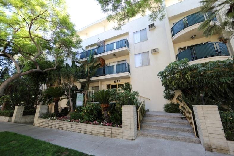 1203 N Kings Rd, West Hollywood, CA for sale Building Photo- Image 1 of 14