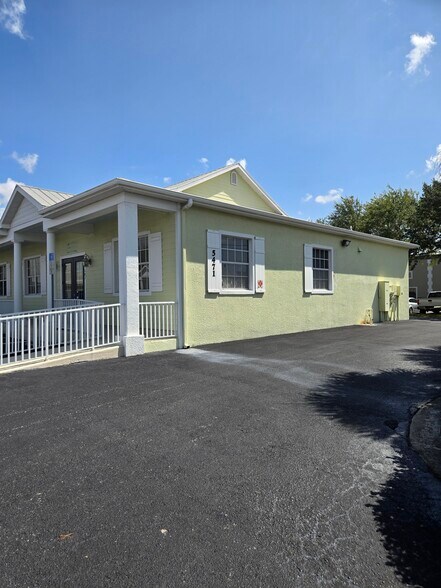 5471 Lee St, Lehigh Acres, FL for lease - Building Photo - Image 3 of 7