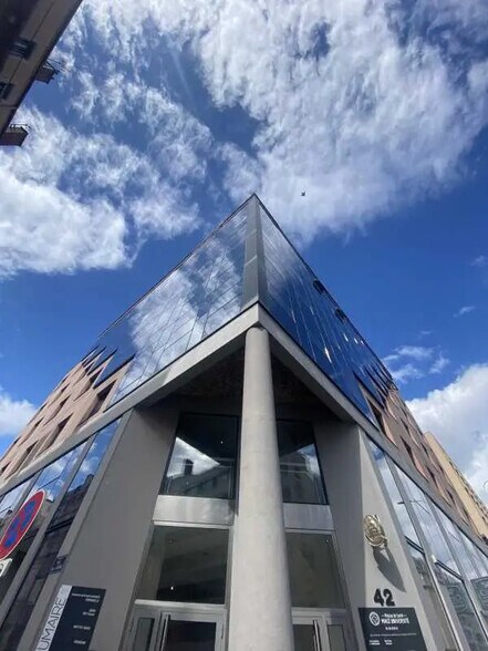 42 Rue De L'Universite, Lyon à vendre - Photo du bâtiment - Image 1 de 21