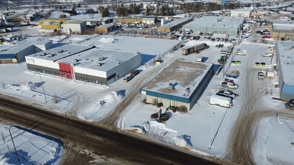321 Macdonald Cres, Fort McMurray, AB à vendre - Photo du bâtiment - Image 2 de 2