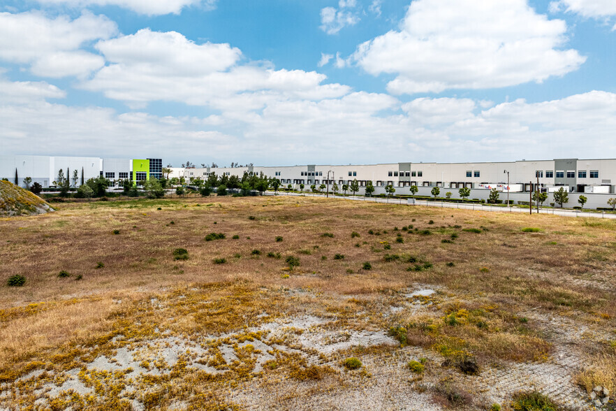 11216 Citrus Ave, Fontana, CA for lease - Aerial - Image 3 of 8