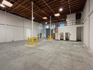 Plus de détails pour 305 Old County Rd, San Carlos, CA - Industriel à louer