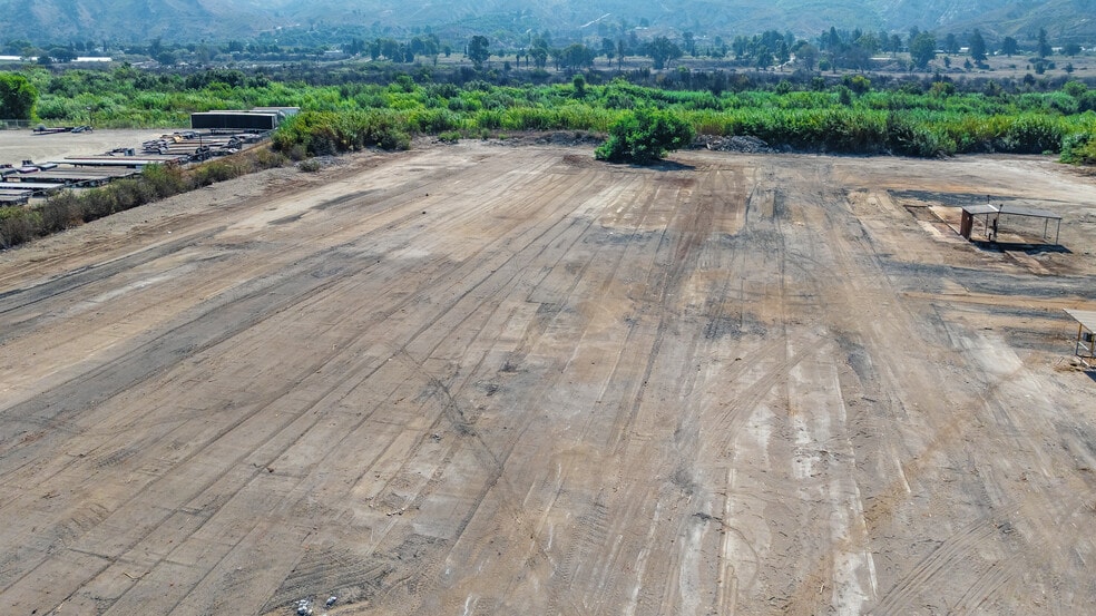 100 E Santa Maria St, Santa Paula, CA for sale - Primary Photo - Image 1 of 1