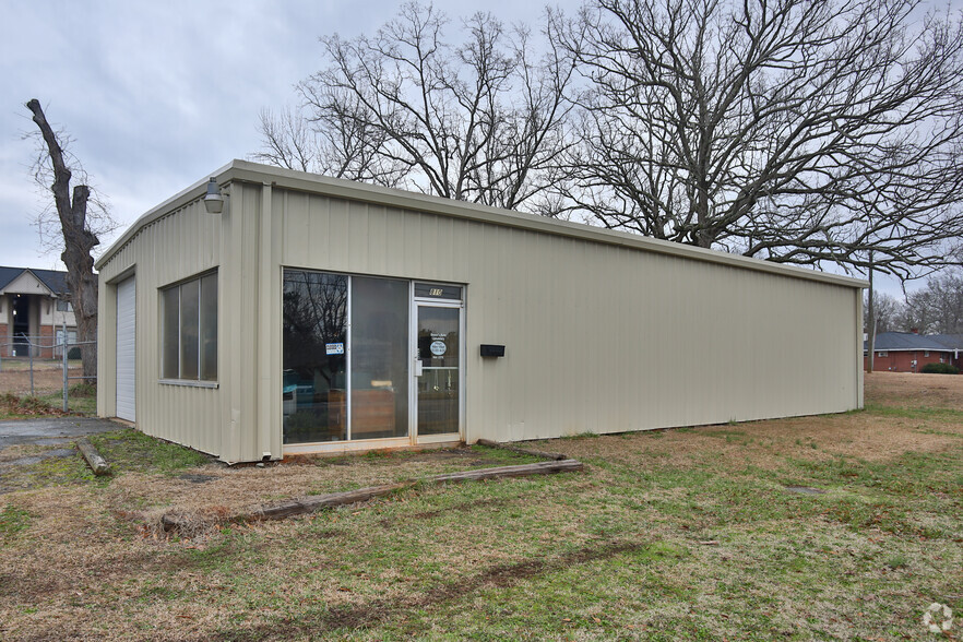 810 Church St, Laurens, SC à vendre - Photo principale - Image 1 de 1