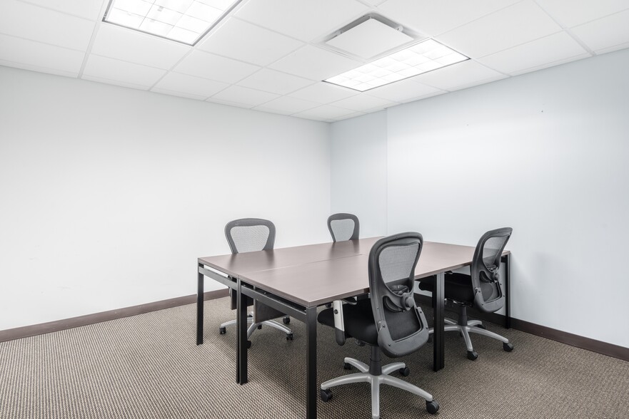 1129 Northern Blvd, Manhasset, NY for lease - Interior Photo - Image 2 of 11