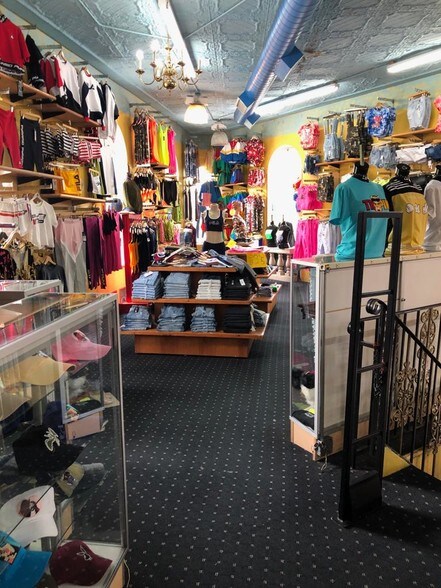 114-118 Fordham Rd, Bronx, NY à louer - Photo du bâtiment - Image 3 de 10