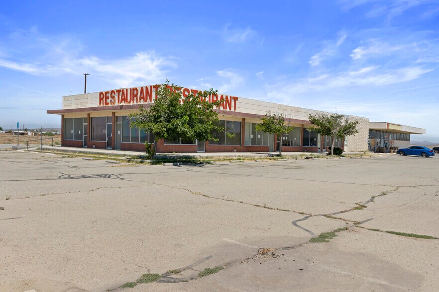 13005-13015 Claymine Rd, Edwards, CA à louer - Photo du bâtiment - Image 3 de 15