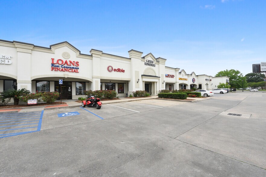 2800 W Pinhook Rd, Lafayette, LA à louer - Photo du bâtiment - Image 2 de 6