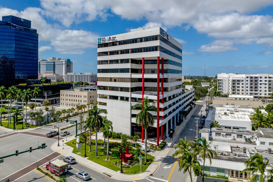 625 N Flagler Dr, West Palm Beach, FL à louer - Photo du bâtiment - Image 1 de 10