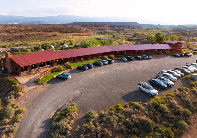 Plus de détails pour 2523 UT-24, Torrey, UT - Services hôteliers à vendre