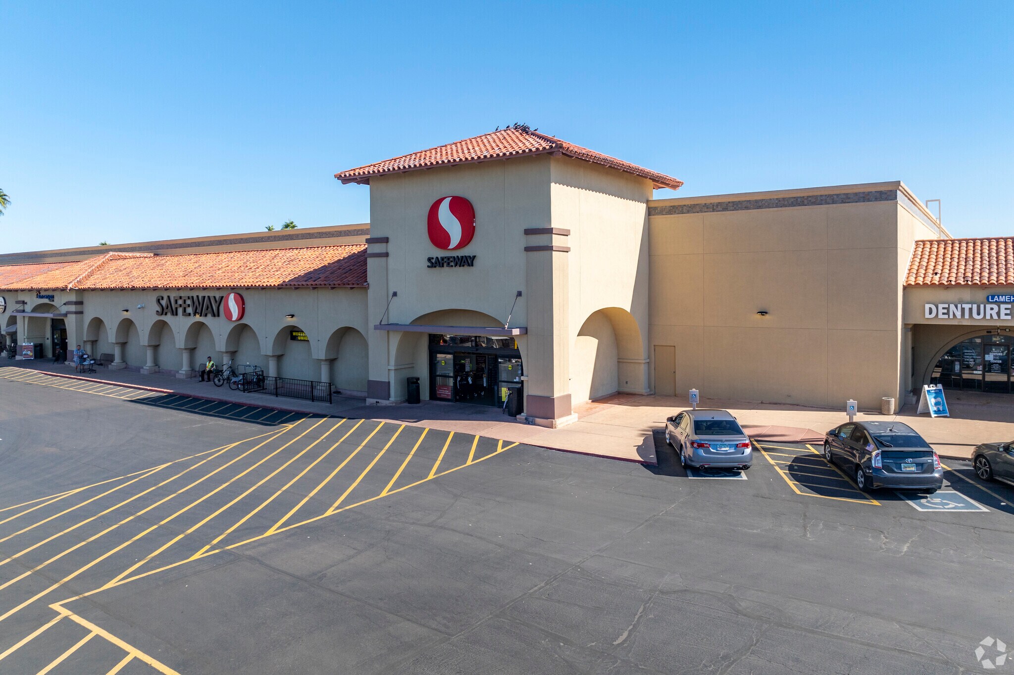 13503-13595 E Camino Del Sol, Sun City West, AZ for lease Primary Photo- Image 1 of 7