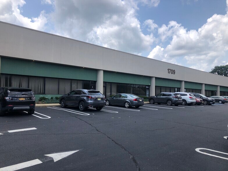 1709 State Route 34, Wall Township, NJ for lease - Building Photo - Image 1 of 9