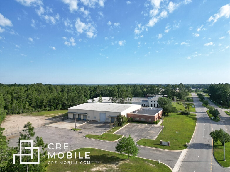 5640 Commerce Blvd E, Mobile, AL à louer - Photo du bâtiment - Image 2 de 18