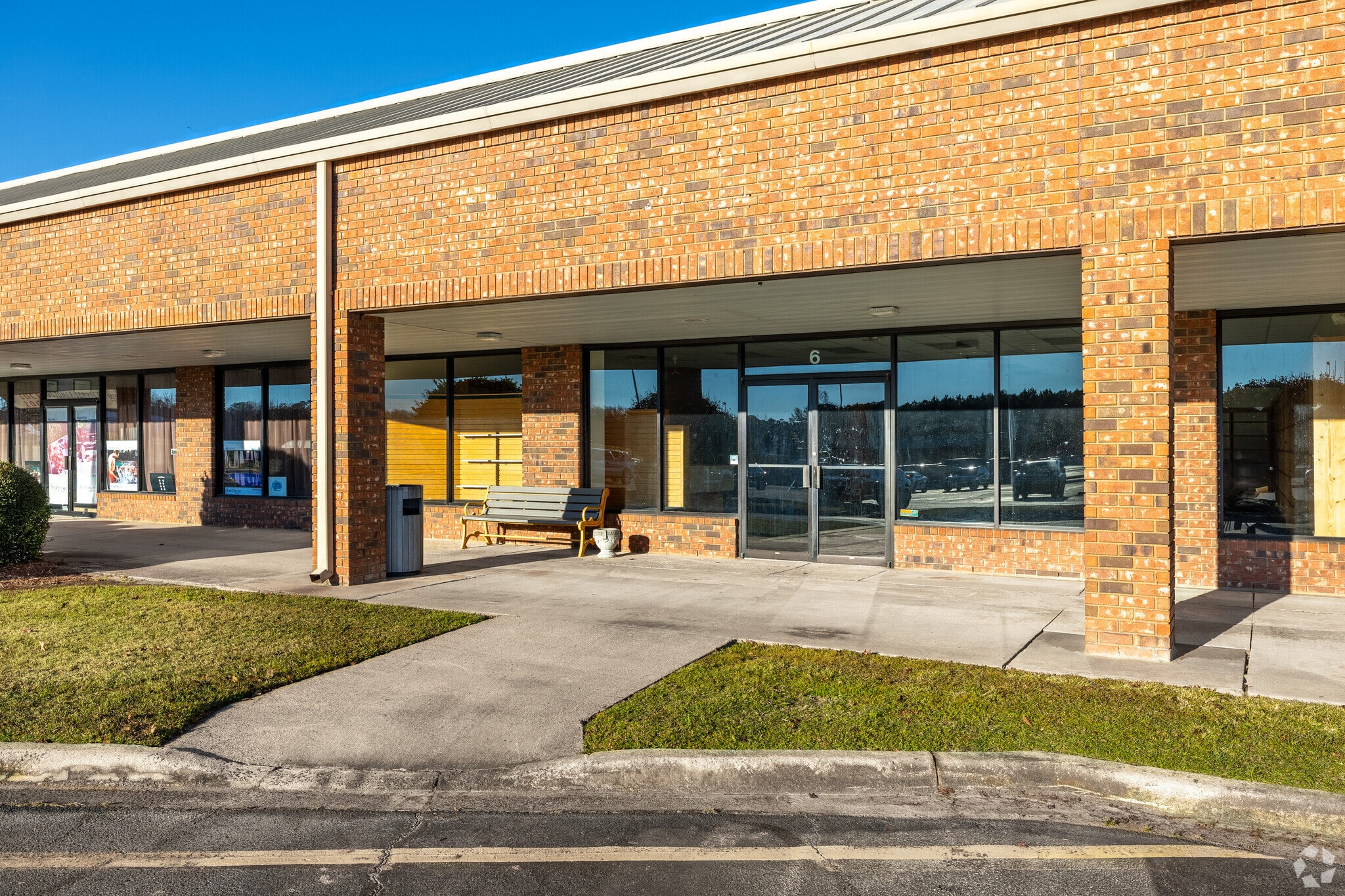 11 Gateway Blvd S, Savannah, GA for lease Building Photo- Image 1 of 5