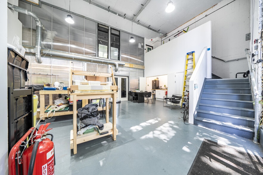 5 Borthwick St, London for lease - Building Photo - Image 1 of 23