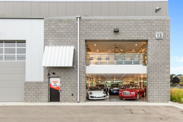 142 Pit Ln, Pontiac, MI for sale - Primary Photo - Image 1 of 35