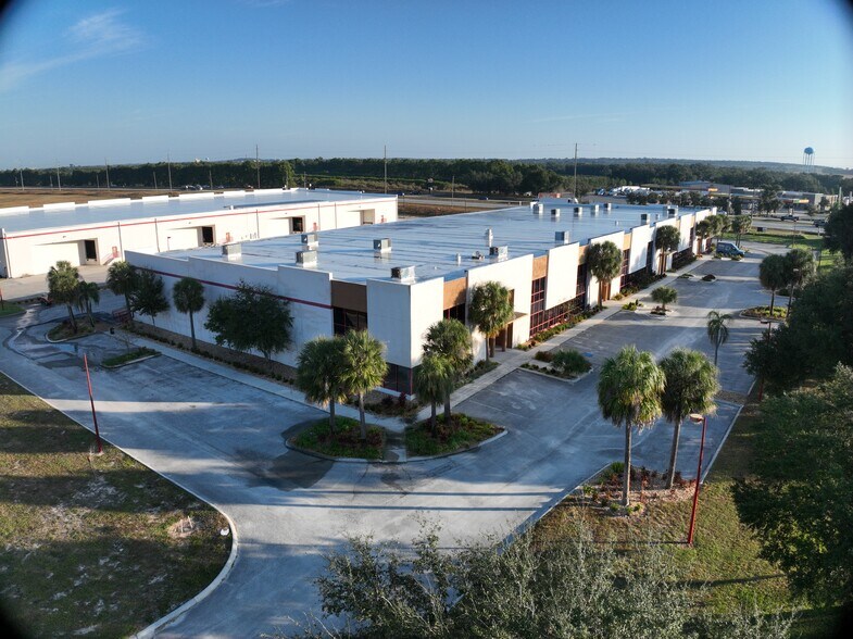 1901 Longleaf Blvd, Lake Wales, FL à vendre - Photo du bâtiment - Image 2 de 15