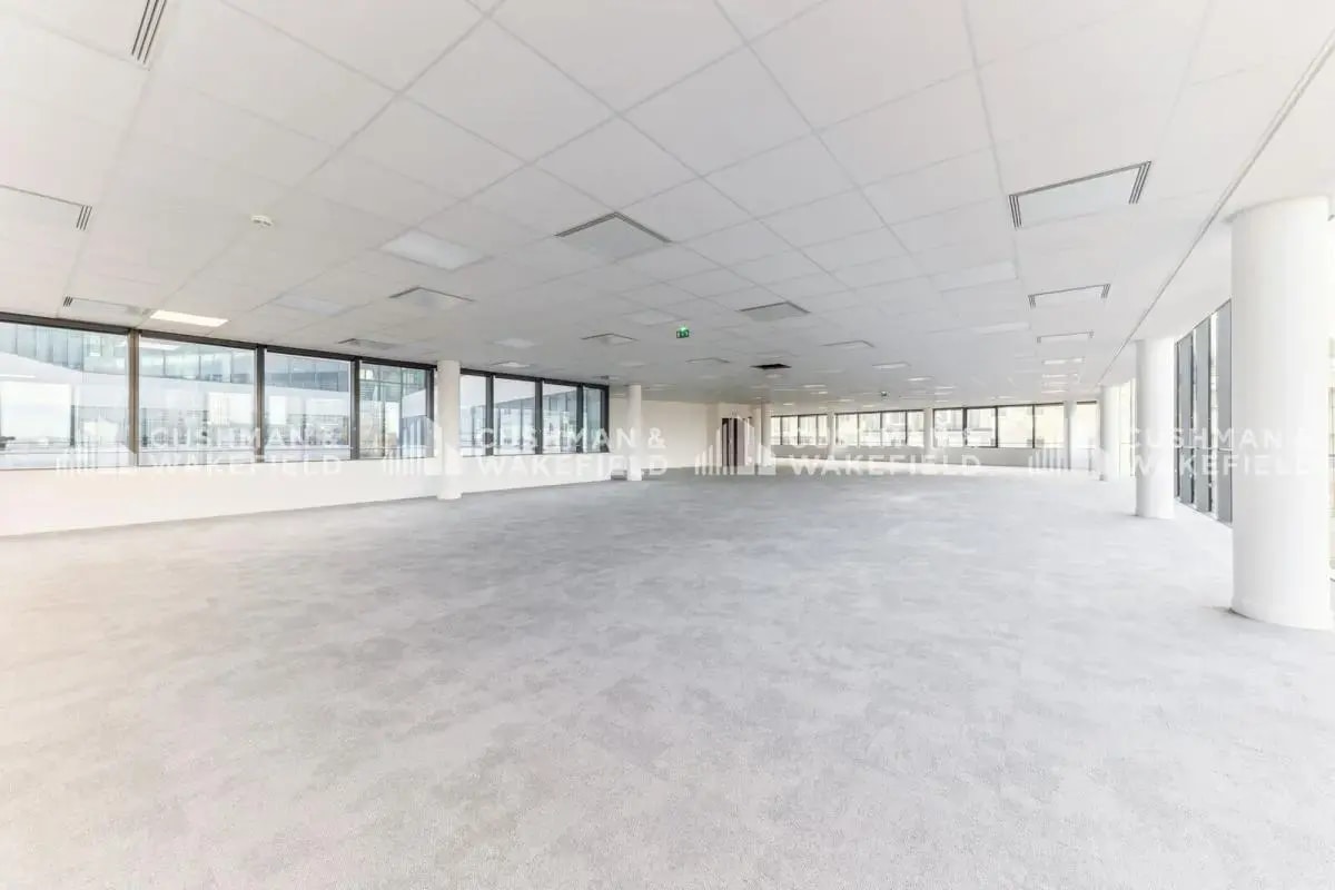 Bureau dans Châtillon à louer Photo intérieure- Image 1 de 8